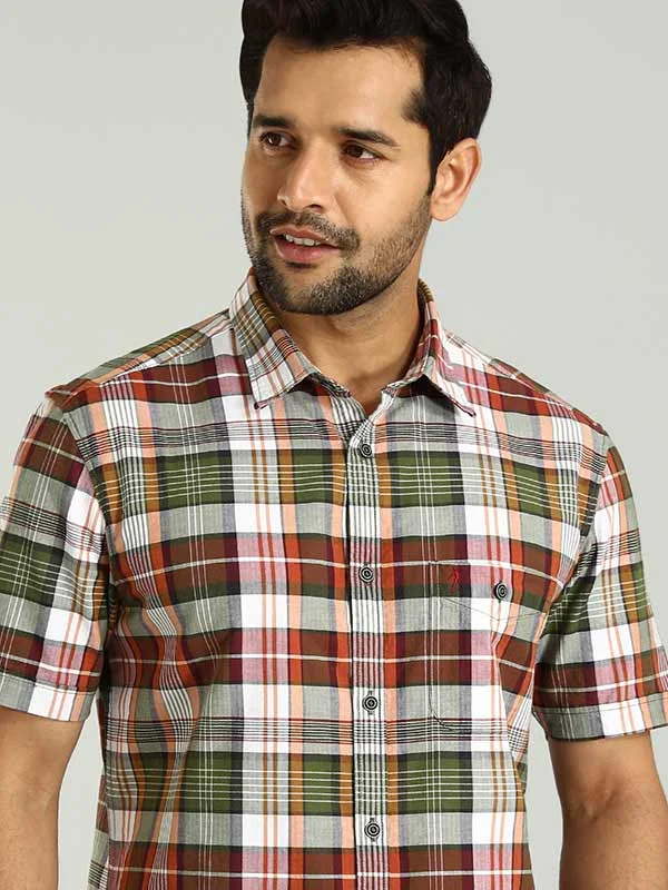 Men Checked Half Sleeve Cotton Shirt