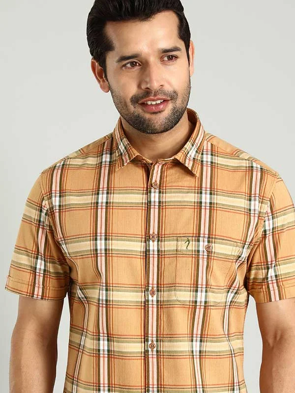 Men Checked Half Sleeve Cotton Shirt