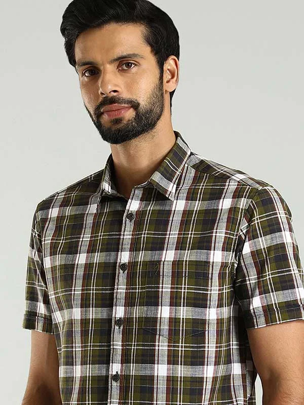 Men Checked Half Sleeve Cotton Shirt