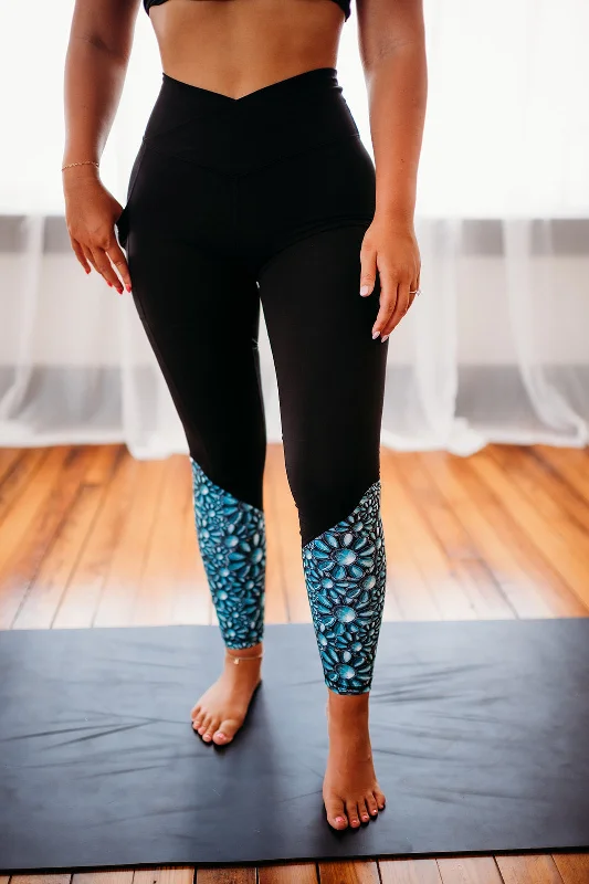 TURQUOISE BLOSSOM CROSSOVER LEGGINGS